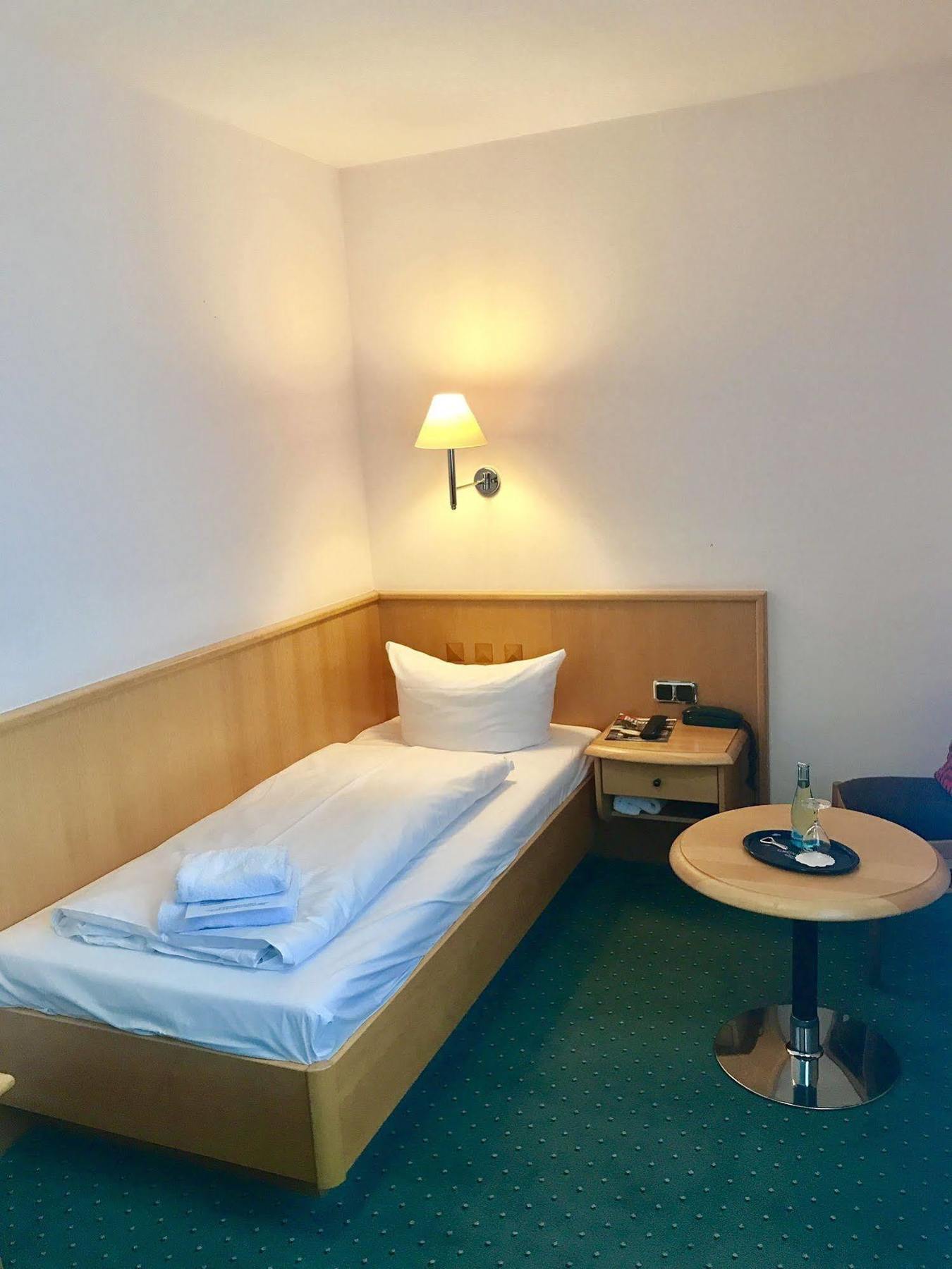 Hotel Berlin - Greenline Hotel زوسين المظهر الخارجي الصورة