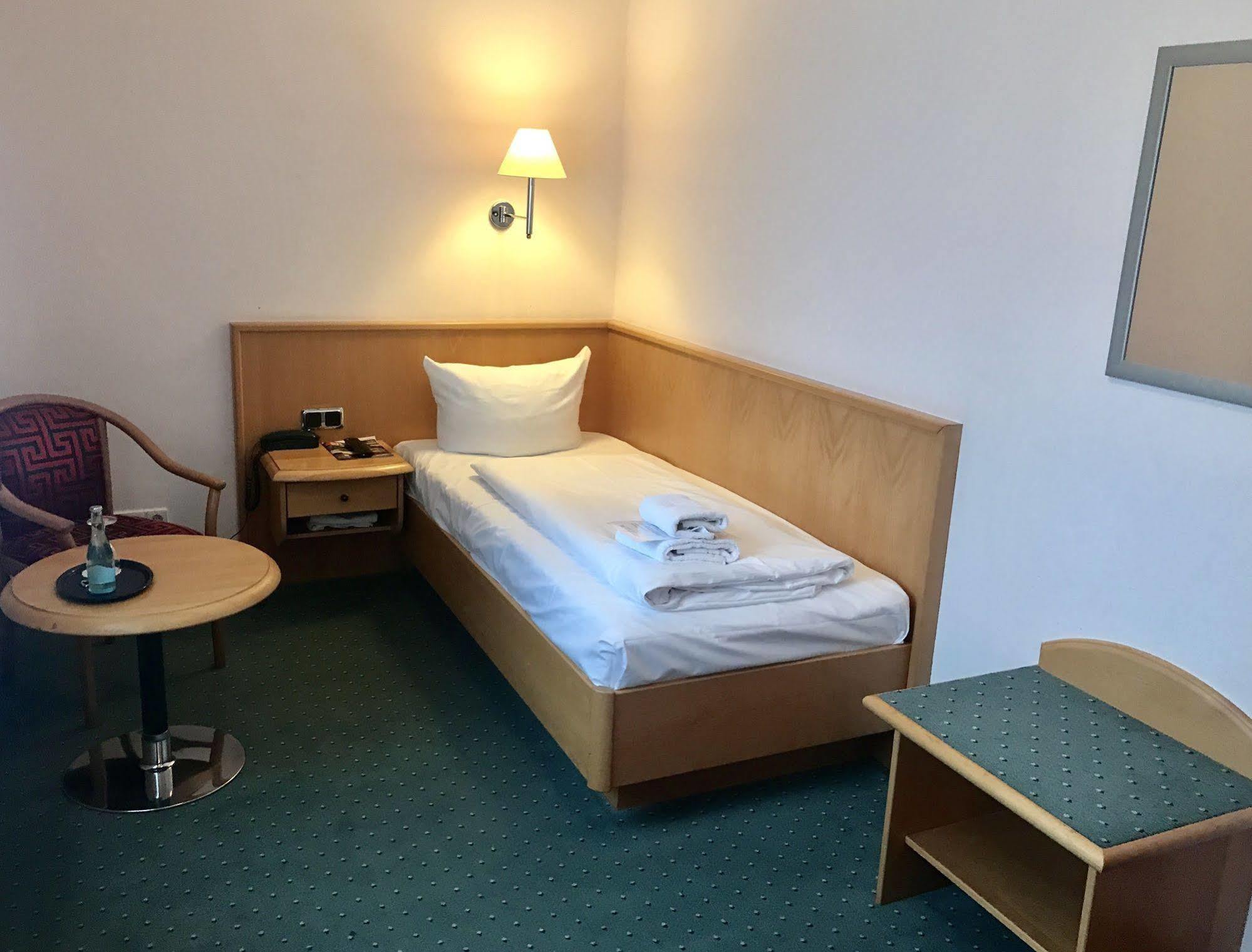 Hotel Berlin - Greenline Hotel زوسين المظهر الخارجي الصورة